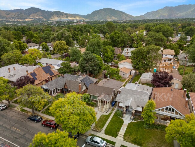 Building Photo - 1067 S 400 E