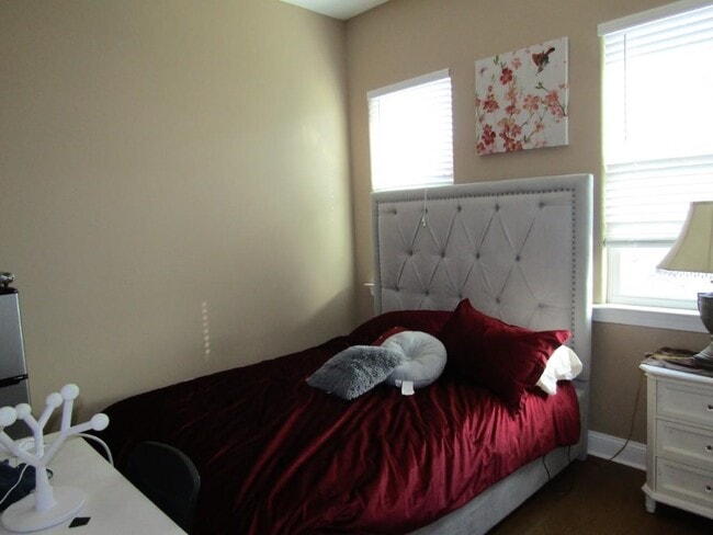 Building Photo - 308 Glenridge Dr