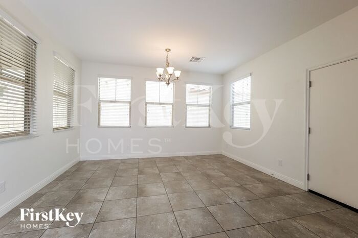 Building Photo - 264 N 69th Pl