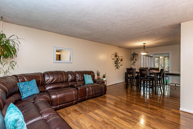 Building Photo - 3008 Tuscaloosa Ln