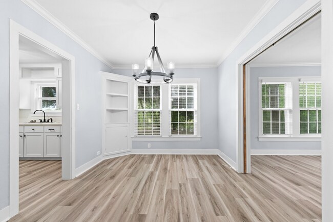 Building Photo - Updated 3-Bed, 2-Bath Home on Private Road...