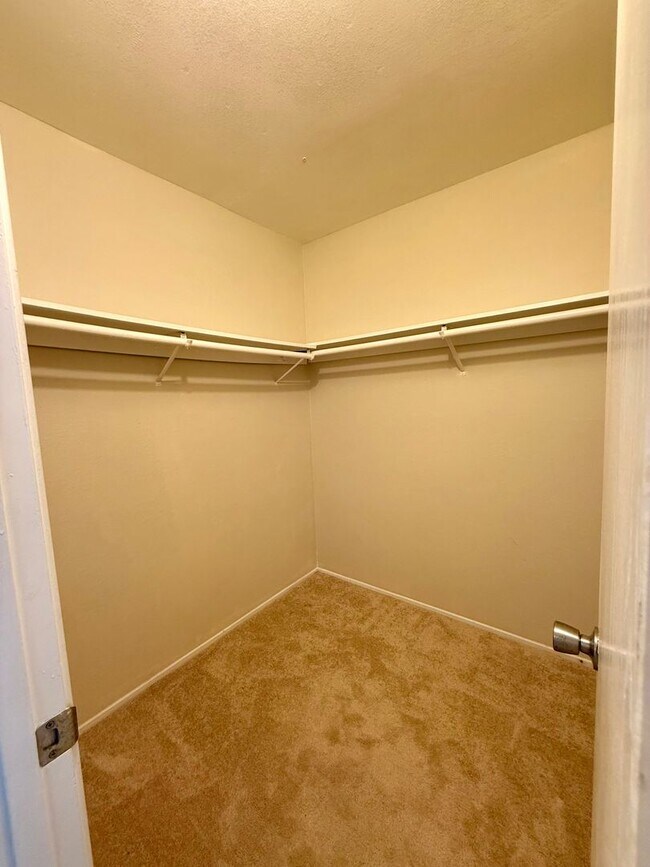 Building Photo - $4,100 - GORGEOUS 4 BEDROOM UNION CITY HOME