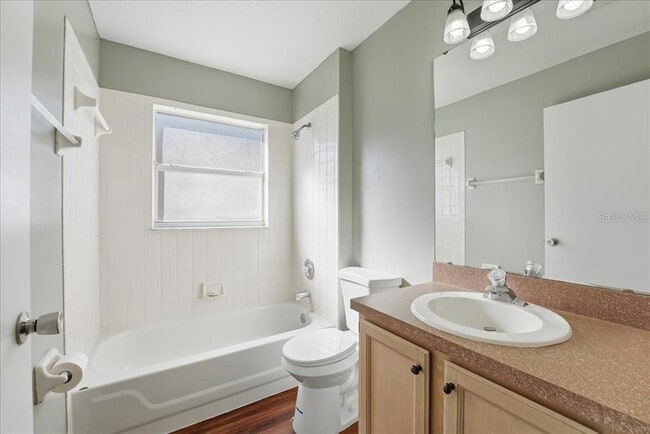 Building Photo - 938 River Wind Ave