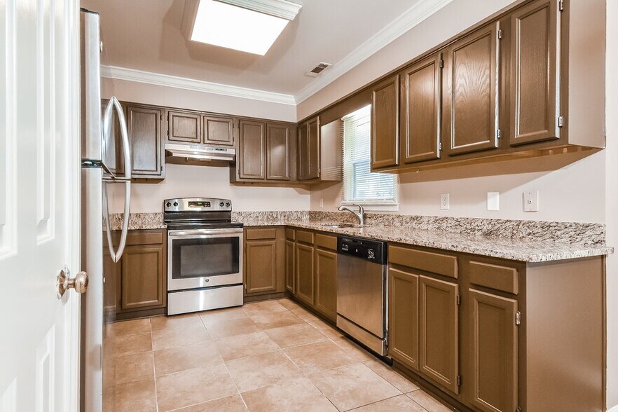 Building Photo - 107 Patio Ct