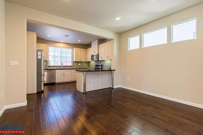 Building Photo - Beautiful Home | Central A/C | E.V. Charger