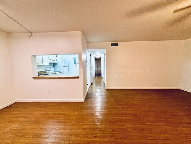 Building Photo - 8211 Sun Spring Cir