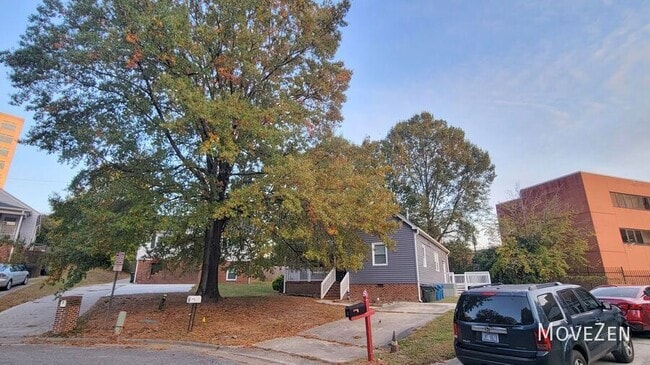 Building Photo - 9 Ratcale Ln