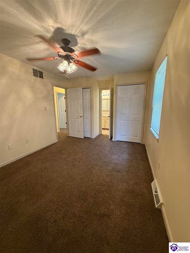 Building Photo - 105 Candy Ct