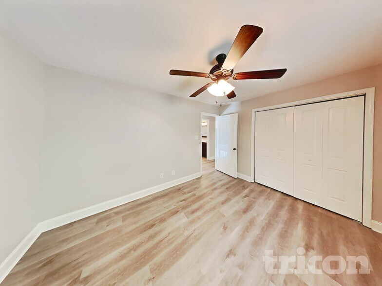 Building Photo - 646 Fox Hound Dr