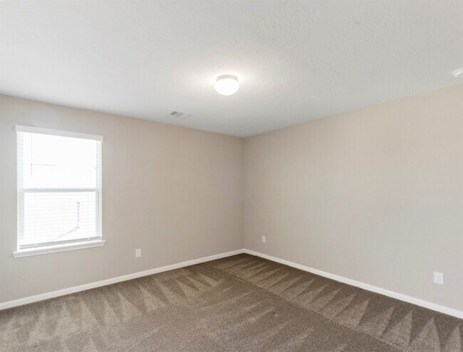 Building Photo - 5712 Bluebonnet Ln
