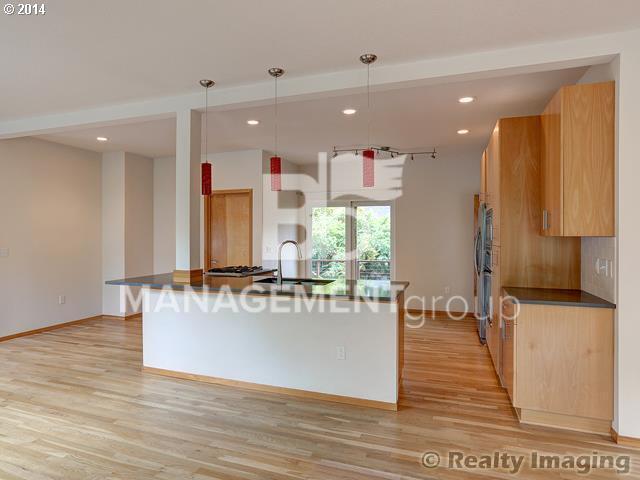 Building Photo - Multnomah Village Contemporary Home with Valley Views