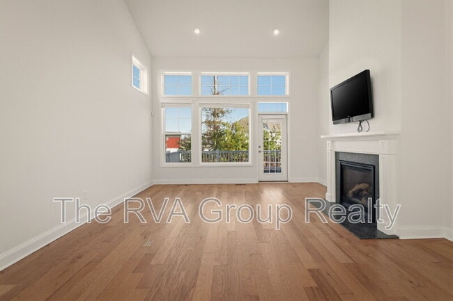 Building Photo - 5025 Rivermere Ln