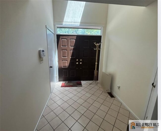Building Photo - 514 Sayre Dr