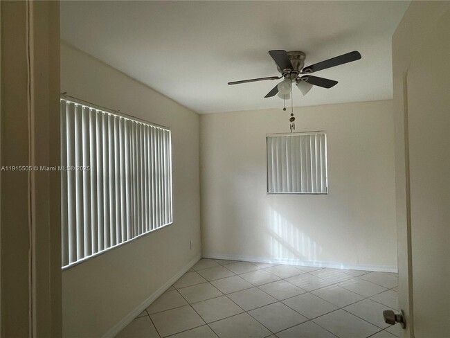 Building Photo - 5805 Moseley St