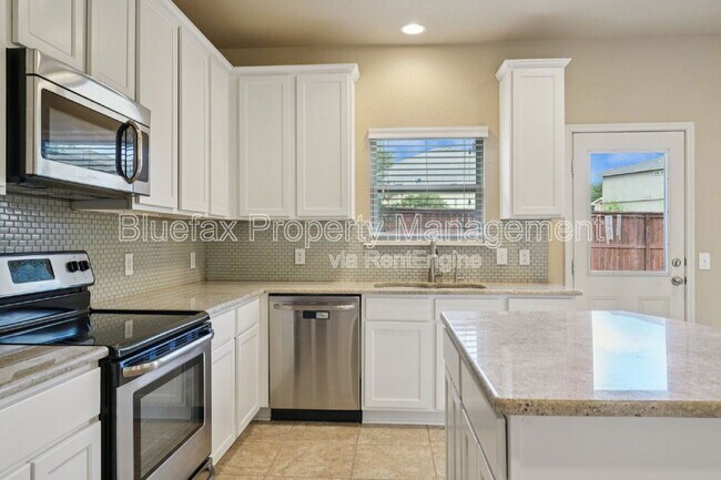 Building Photo - 10750 Gentle Fox Bay