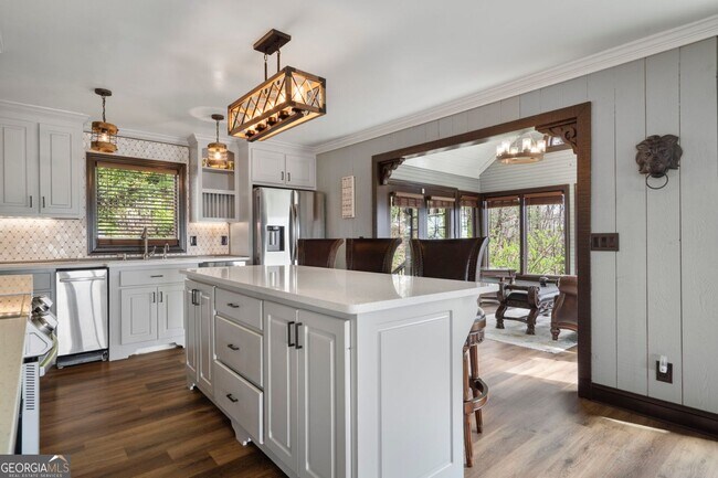 Building Photo - FULLY FURNISHED! Magnificent Panoramic Vie...