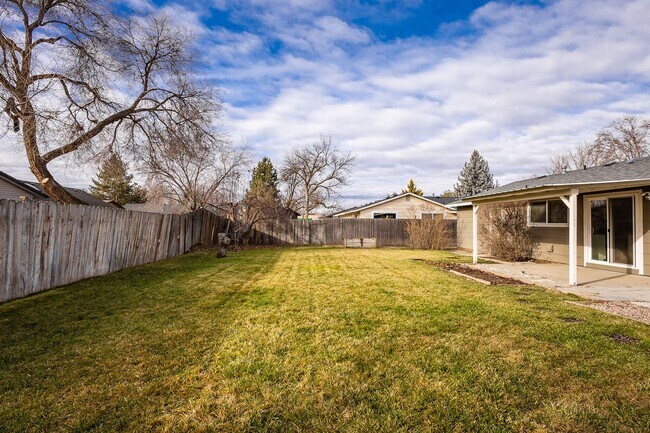 Building Photo - Renovated 2 bedroom 1 bathroom home