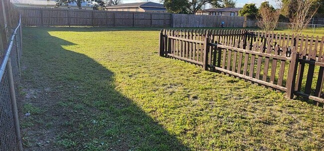 Building Photo - 123 Keystone Plz