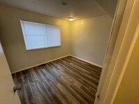Building Photo - 9910 Broadmoor Dr