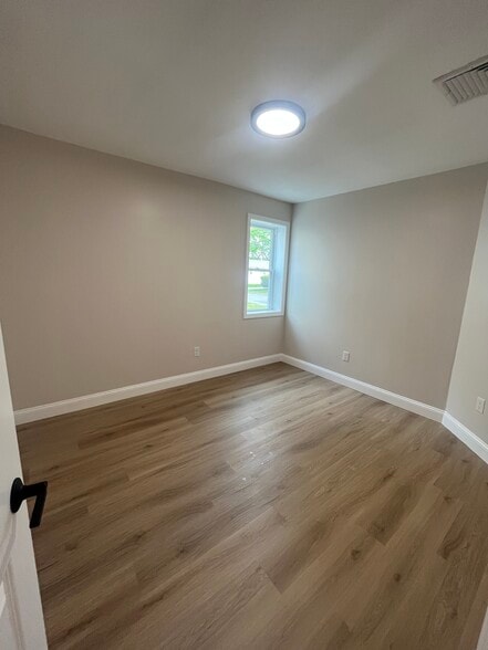 Bedroom - 117 Rome Ave