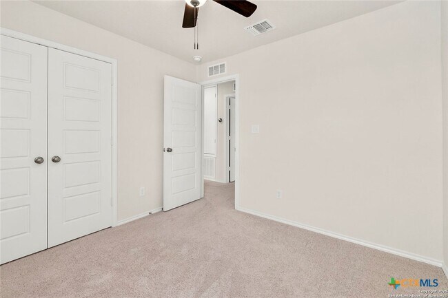 Building Photo - 162 Hazy Glade Dr