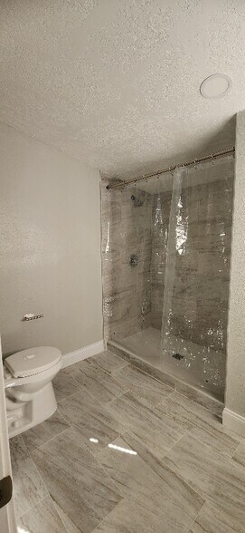 Building Photo - 5411 Spaatz Ave