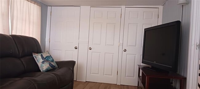 Building Photo - 10913 Liberty Dr