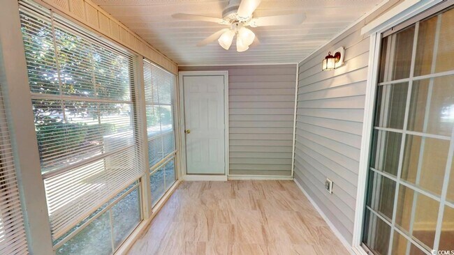 Building Photo - 1000 Pembroke Ct