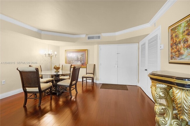 Building Photo - 6423 Collins Ave