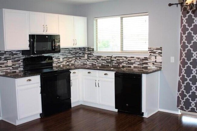 Building Photo - 1120 Apollo Cir
