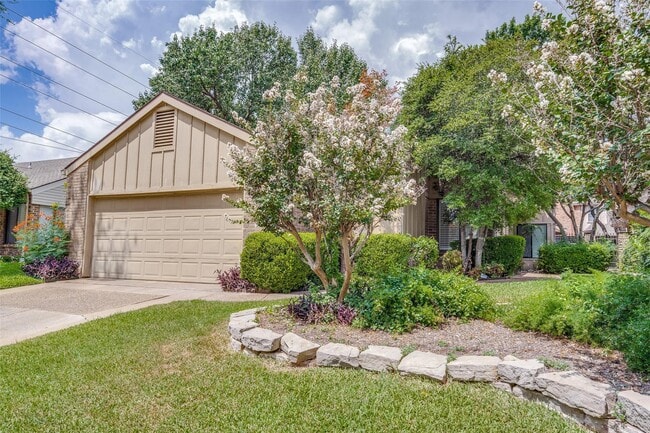 Building Photo - 14703 Le Grande Dr