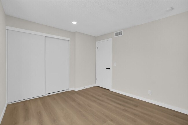 Building Photo - 1242 Sultan Cir