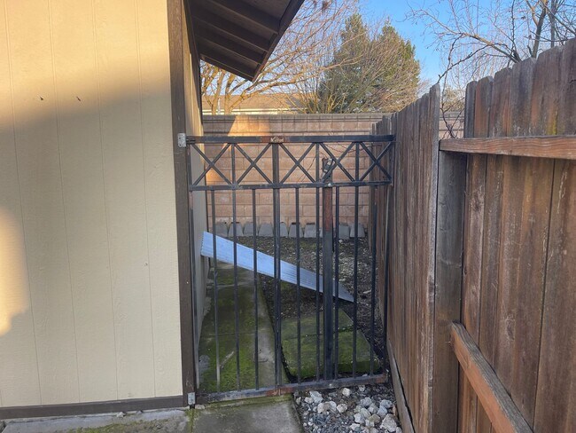 Building Photo - Ideal 4br/2ba single story in Morada