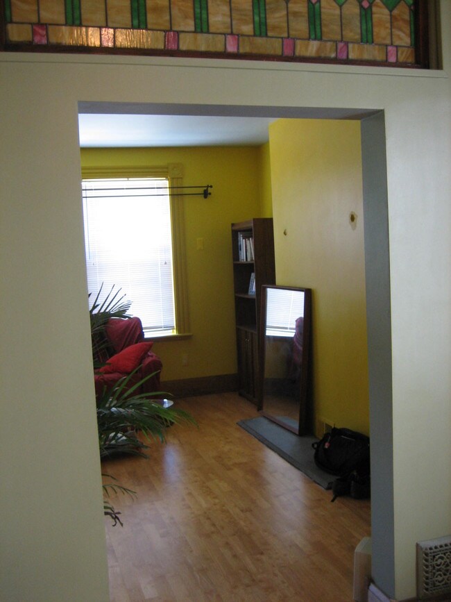 Building Photo - 719 Savannah Ave