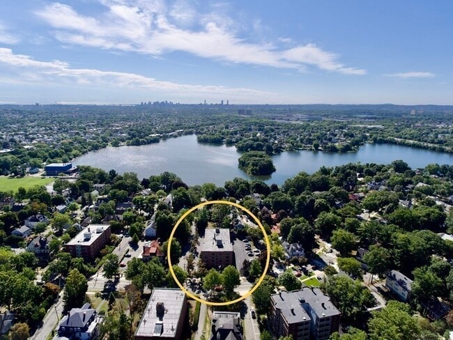 Building Photo - 128 Pleasant St