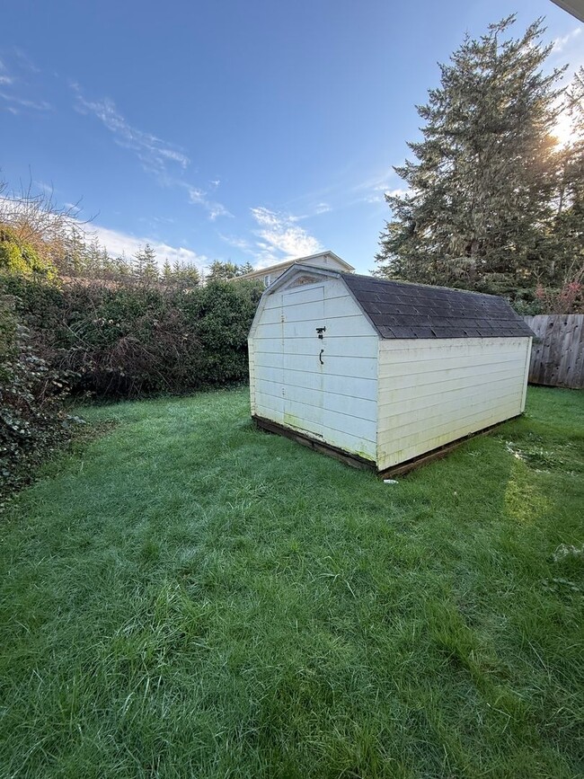 Building Photo - Beautifully renovated 2 bed/1 bath