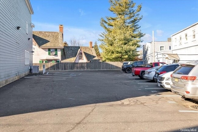 Building Photo - 108 South St