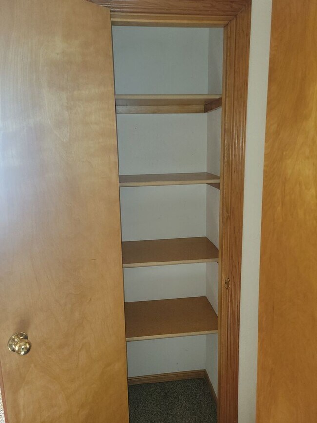 Building Photo - Townhouse in the Pines ***COMING SOON*** WILL PROCESS APPILCATIONS ON 3/5/26***