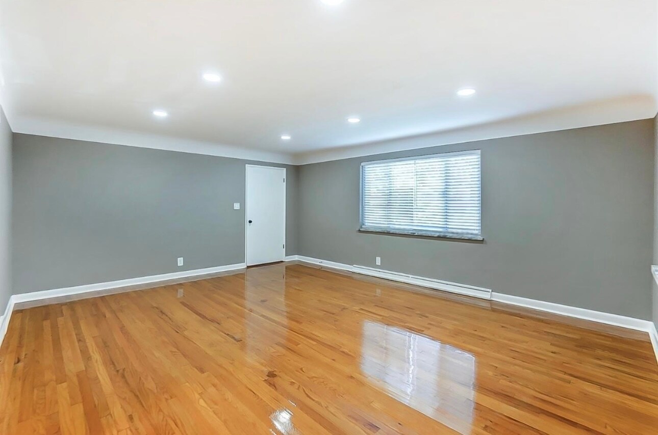 Building Photo - 4936 Kelsch Ln