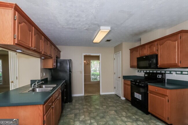 Building Photo - 2885 Summit View Ct