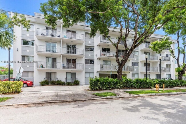 Primary Photo - 445 SW 11th St