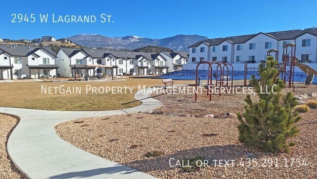 Building Photo - 2945 W LaGrand St