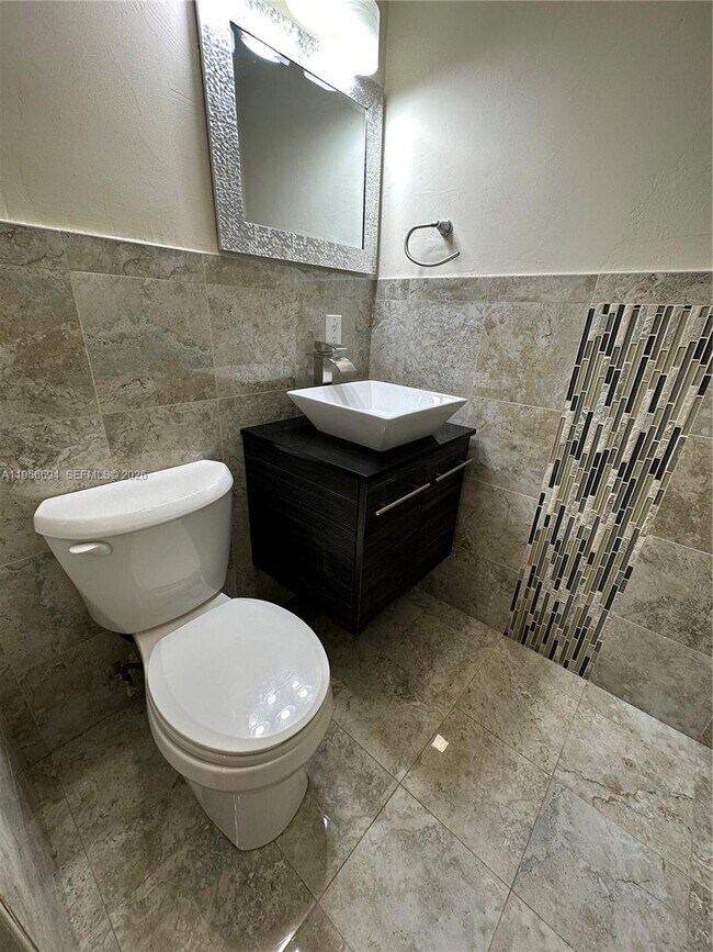 Building Photo - 2115 NE 37th Dr