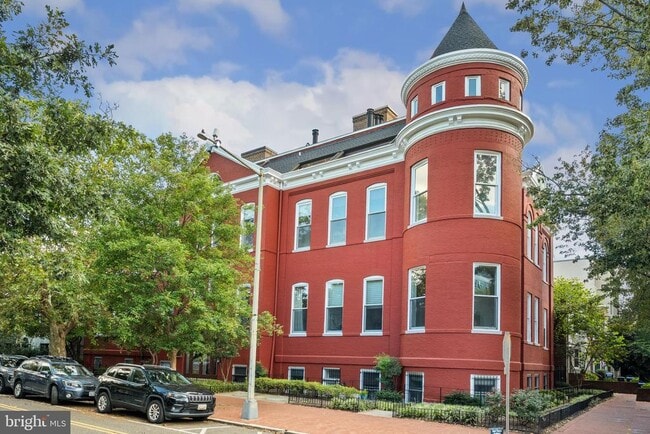 Building Photo - 301 G St NE