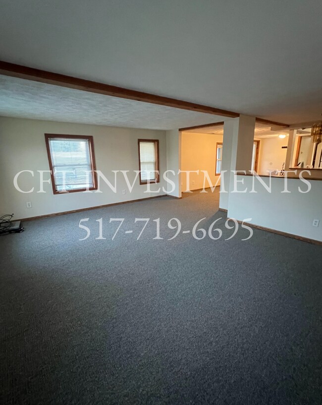 Living Room - 14360 S Grange Rd