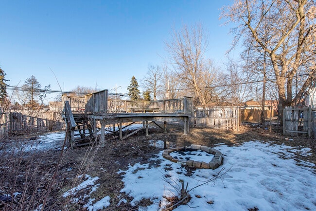 Building Photo - 821 12th St