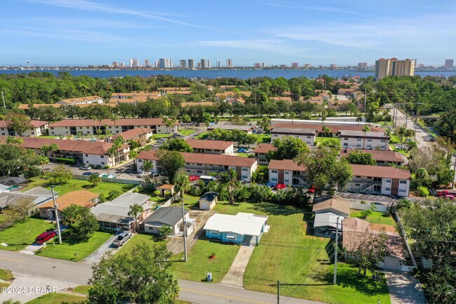 Building Photo - 2669 Anastasia Dr