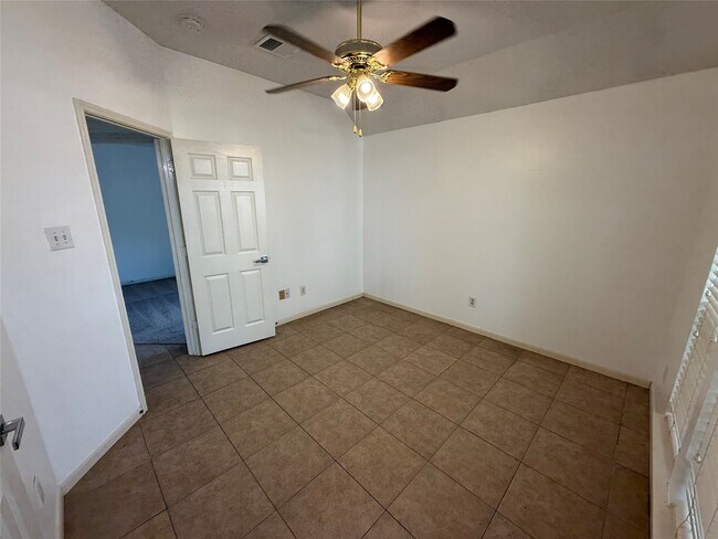 Building Photo - 3642 Heritage Colony Dr