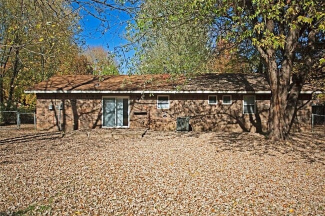 Building Photo - 311 Willow Ave