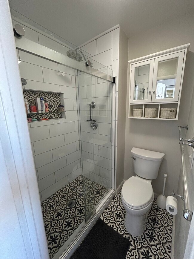 Building Photo - 2641 S Xanadu Way